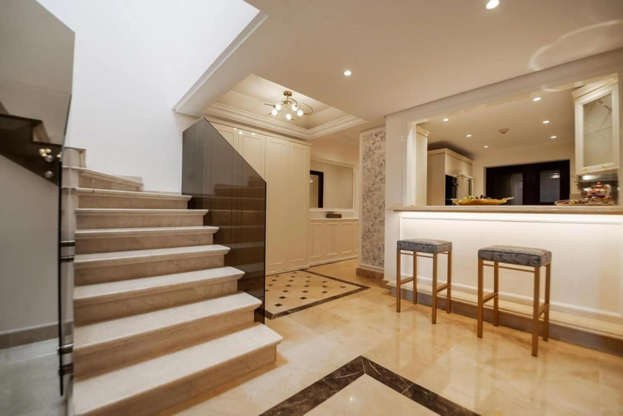 Torre Bermeja is a well designed 5 star luxury beachfront complex situated in Estepona