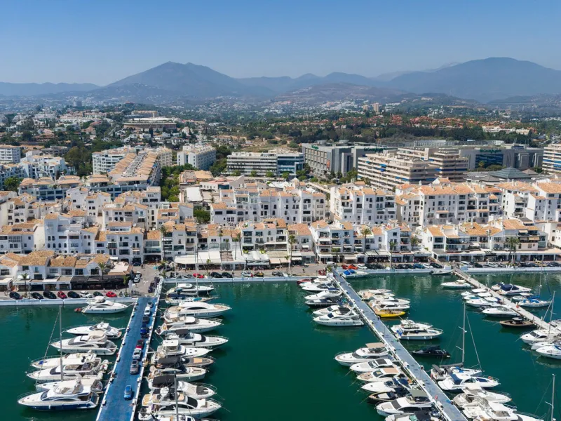 Apartment - Middle Floor Apartment в продаже в Marbella, Málaga. В доме 2 спален и 2 ванных комнат. Площадь дома 80 м²