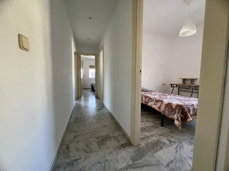 BRIGHT COASTAL APARTMENT WITH PRIVATE UNDERGROUND PARKING – ONLY 450m FROM THE BEACH