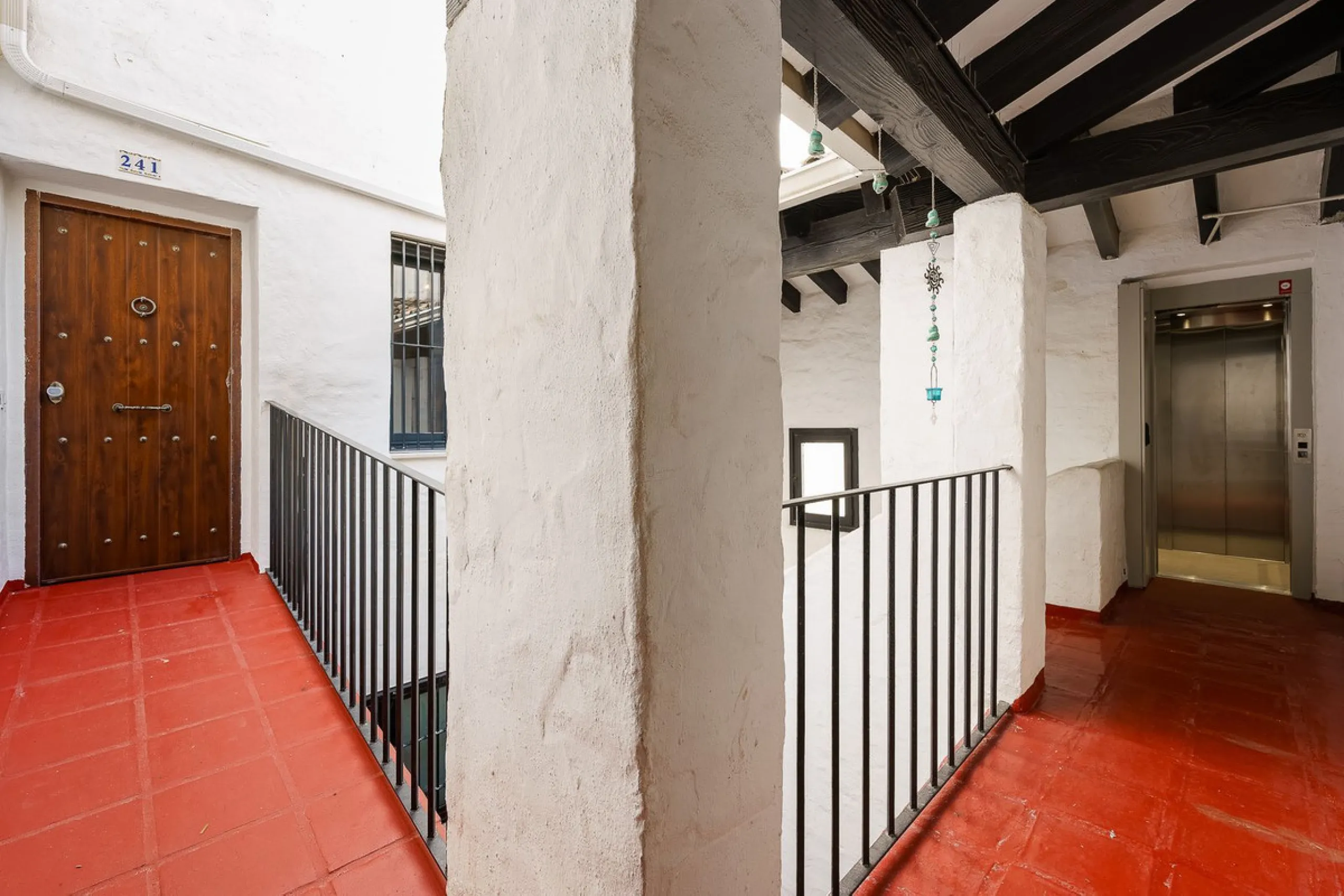 Apartment - Middle Floor Apartment в продаже в Marbella, Málaga. В доме 2 спален и 2 ванных комнат. Площадь дома 80 м²
