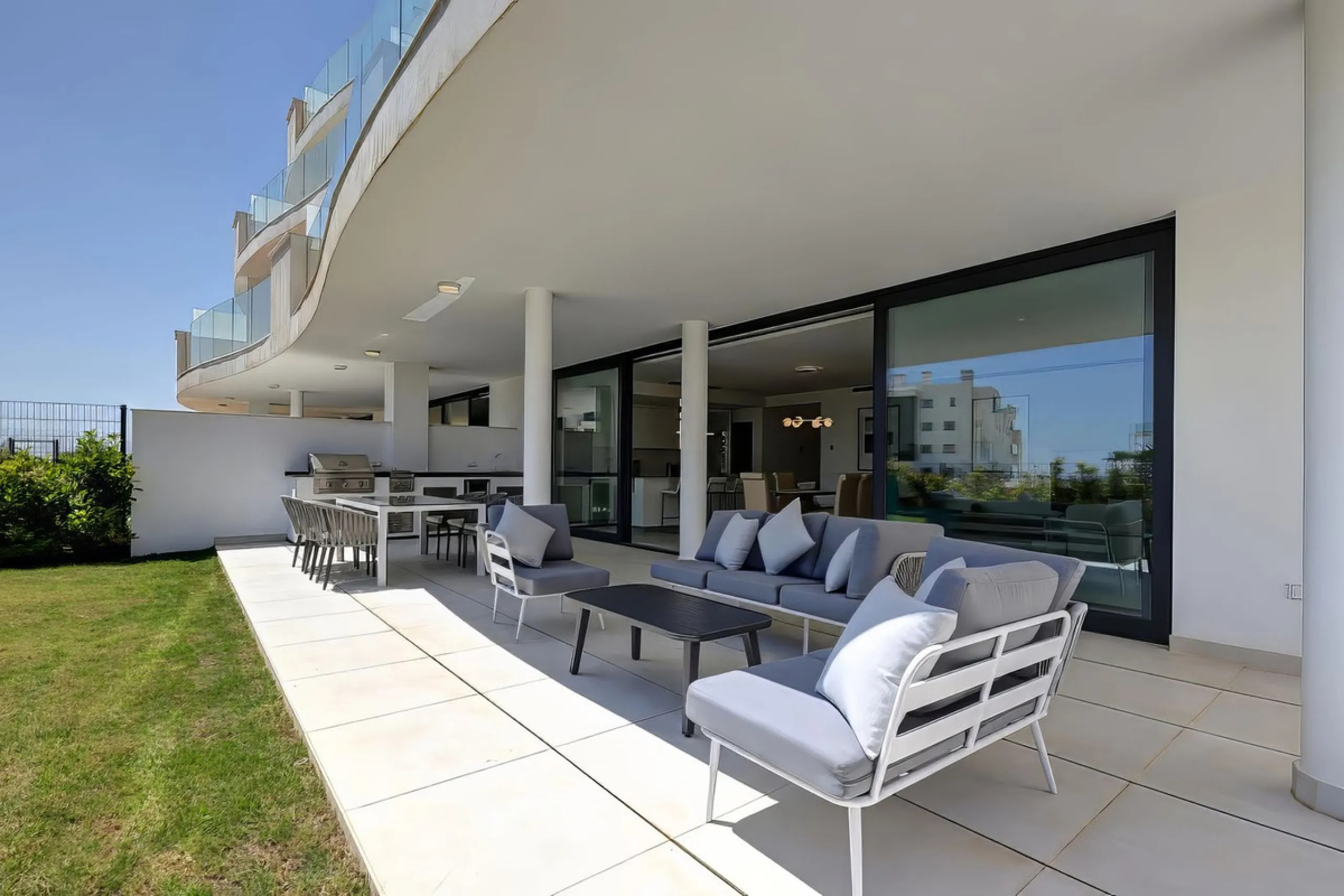 Welcome to an unparalleled opportunity for luxury living on the Costa del Sol. This stunning 3-bedroom, 3-bathroom corner garden residence, showcasing a private and garden within a prestigious gated community. As you step inside, you'll be greeted by a sp