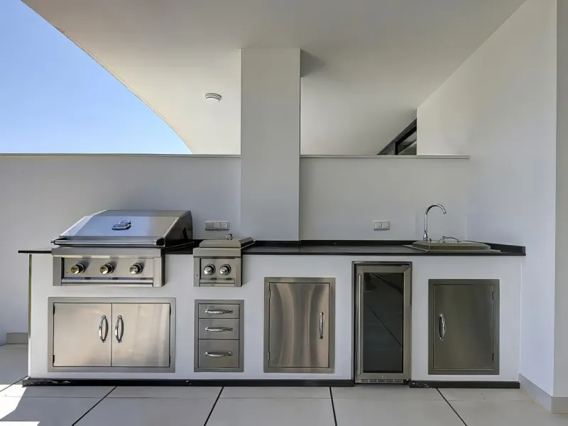 Welcome to an unparalleled opportunity for luxury living on the Costa del Sol. This stunning 3-bedroom, 3-bathroom corner garden residence, showcasing a private and garden within a prestigious gated community. As you step inside, you'll be greeted by a sp