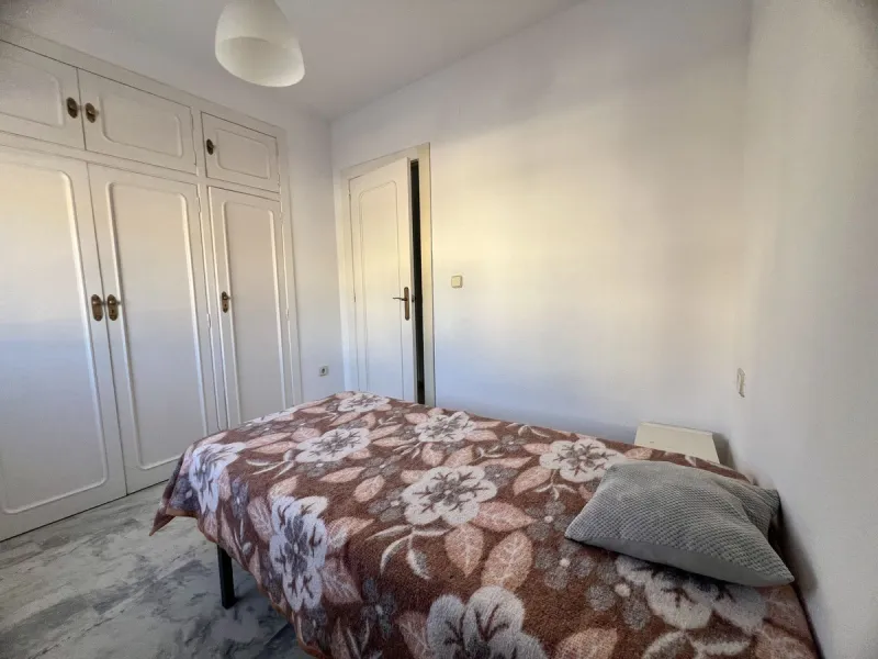 BRIGHT COASTAL APARTMENT WITH PRIVATE UNDERGROUND PARKING – ONLY 450m FROM THE BEACH