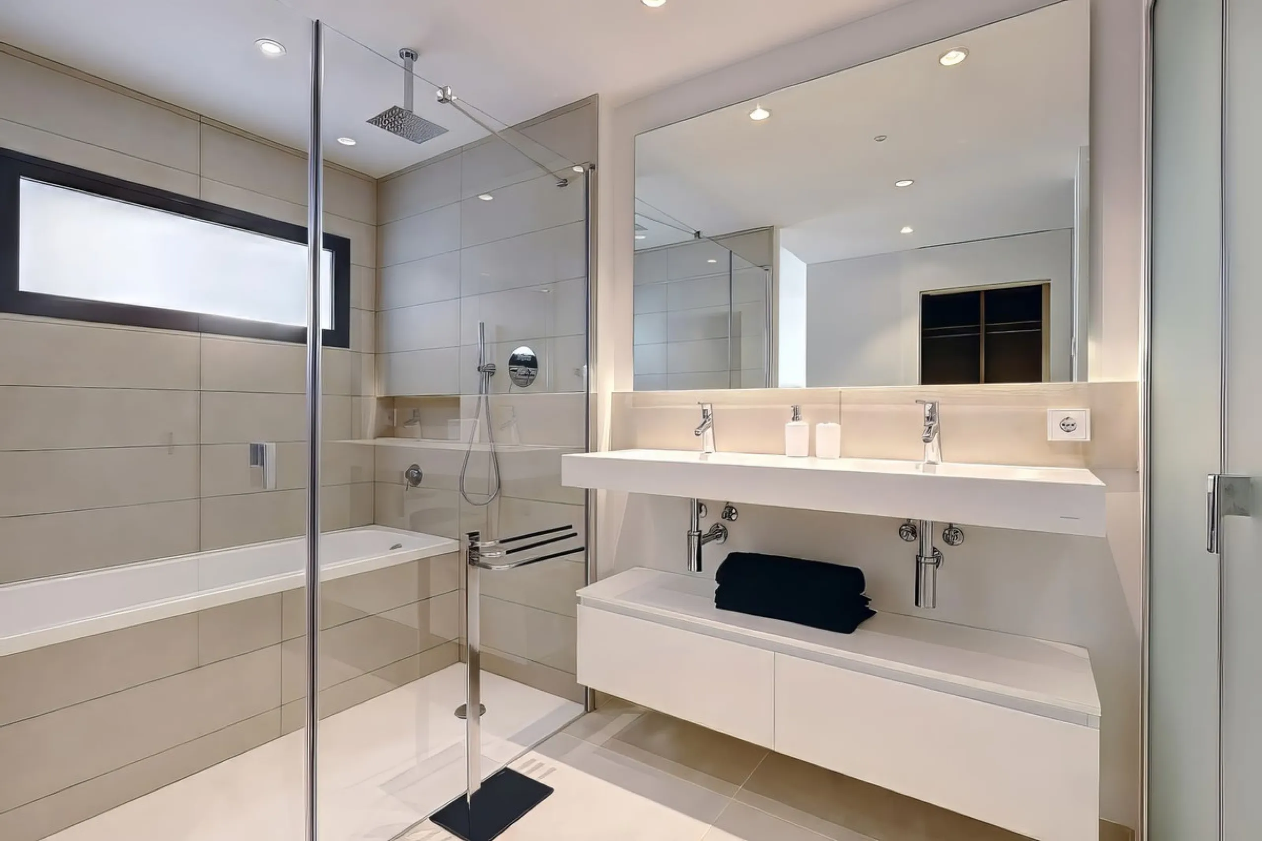 Welcome to an unparalleled opportunity for luxury living on the Costa del Sol. This stunning 3-bedroom, 3-bathroom corner garden residence, showcasing a private and garden within a prestigious gated community. As you step inside, you'll be greeted by a sp