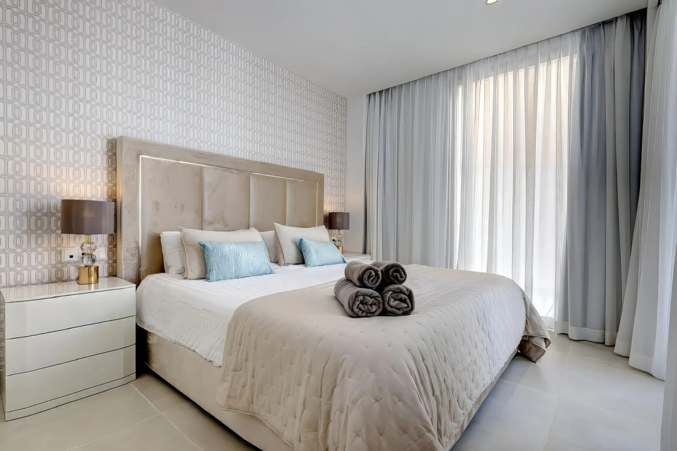 Welcome to an unparalleled opportunity for luxury living on the Costa del Sol. This stunning 3-bedroom, 3-bathroom corner garden residence, showcasing a private and garden within a prestigious gated community. As you step inside, you'll be greeted by a sp