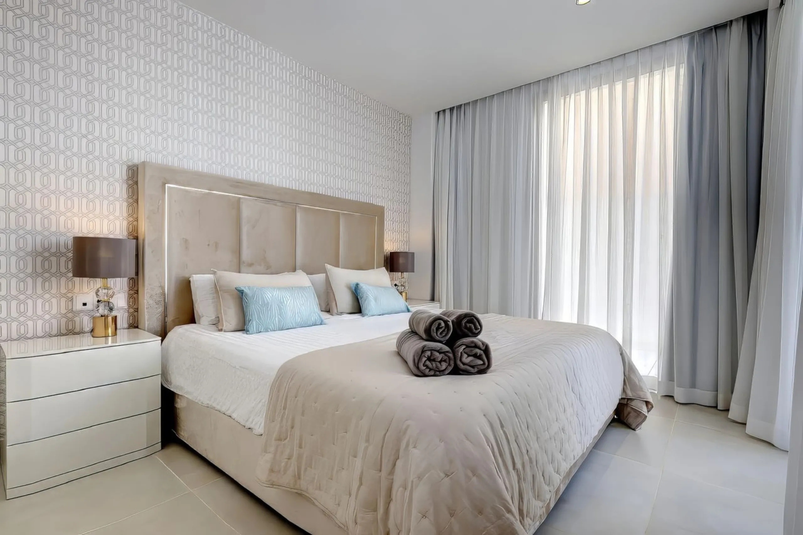 Welcome to an unparalleled opportunity for luxury living on the Costa del Sol. This stunning 3-bedroom, 3-bathroom corner garden residence, showcasing a private and garden within a prestigious gated community. As you step inside, you'll be greeted by a sp