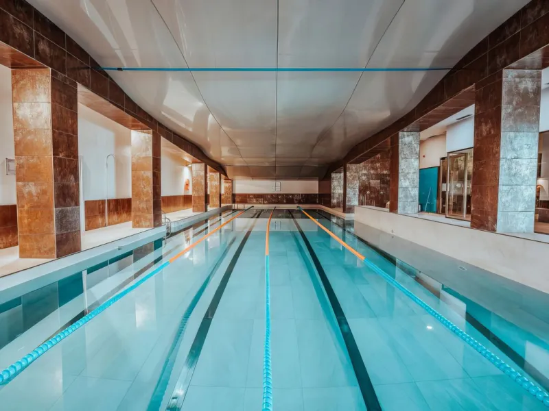 Welcome to an unparalleled opportunity for luxury living on the Costa del Sol. This stunning 3-bedroom, 3-bathroom corner garden residence, showcasing a private and garden within a prestigious gated community. As you step inside, you'll be greeted by a sp