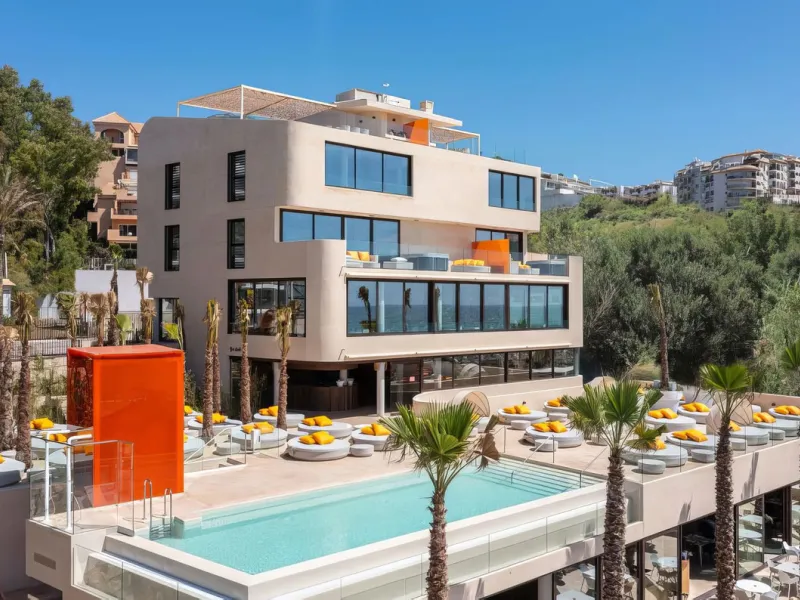 Welcome to an unparalleled opportunity for luxury living on the Costa del Sol. This stunning 3-bedroom, 3-bathroom corner garden residence, showcasing a private and garden within a prestigious gated community. As you step inside, you'll be greeted by a sp