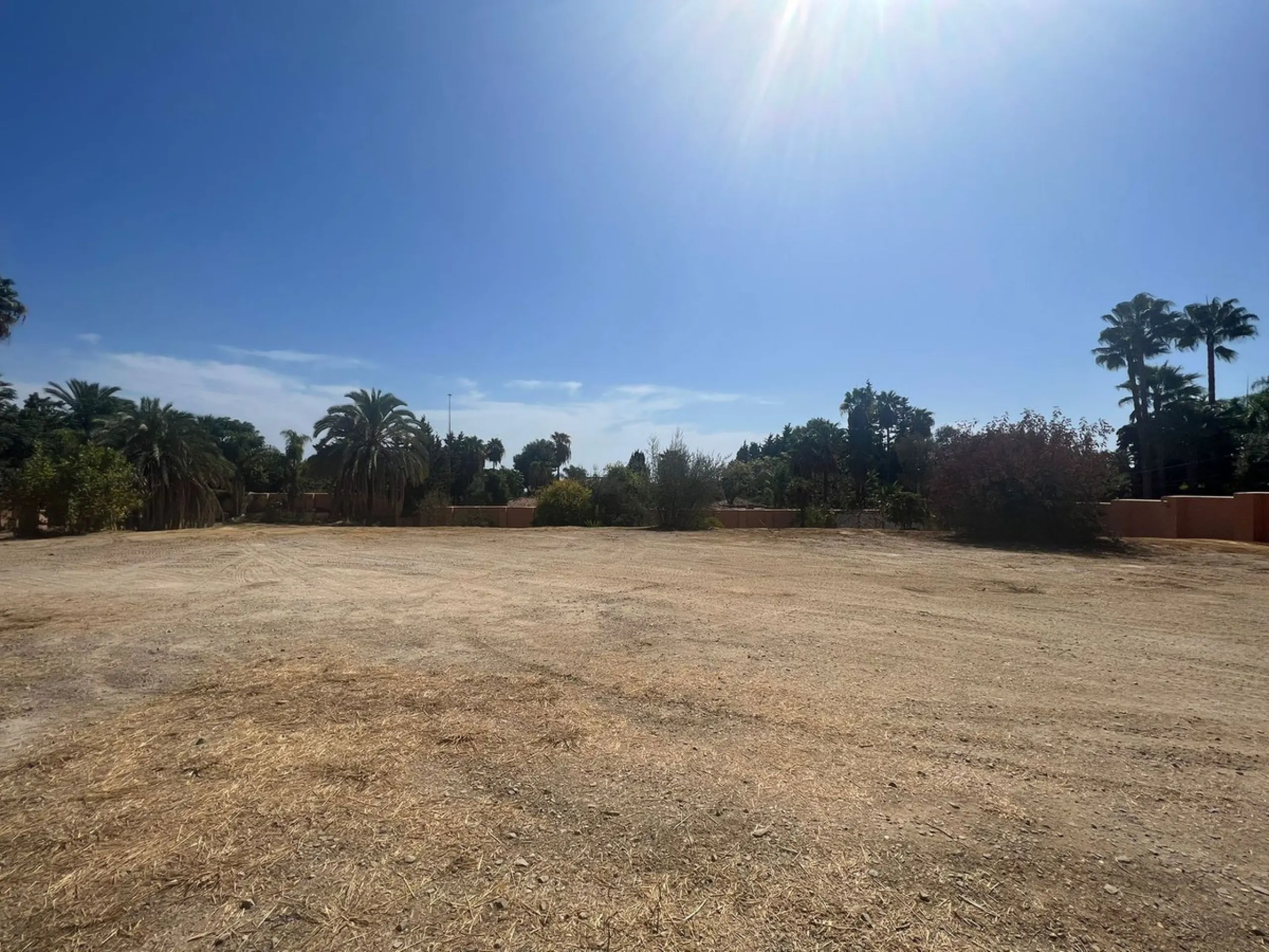 Plot with bulding licence  in Urbanization Rocio de Nagueles, strategically located in the heart of Marbella's Golden Mile, offering wonderful views of both the sea and the mountains.