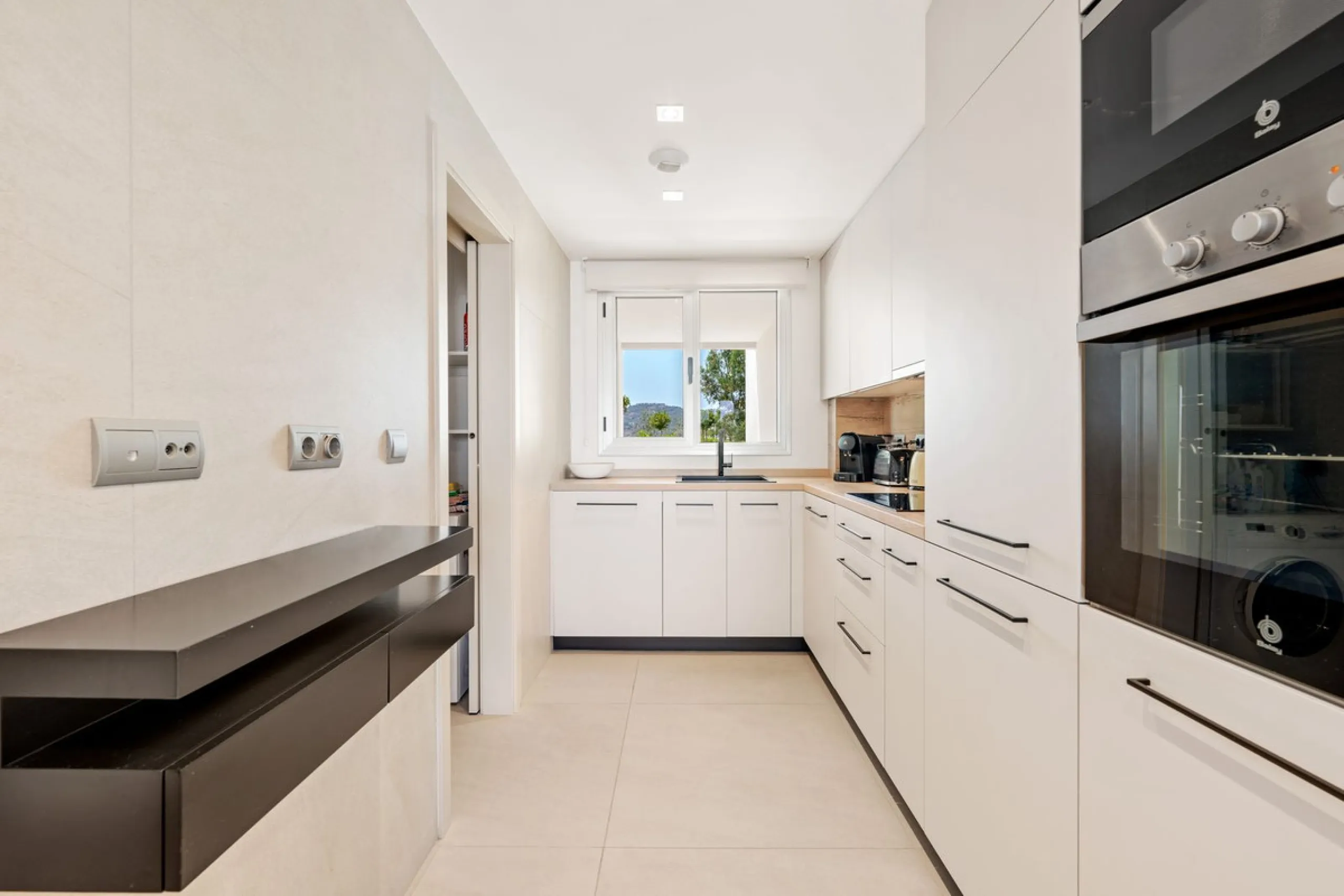 **The property holds a valid short-term holiday rental licence, making it a solid option for personal use and rental income.**