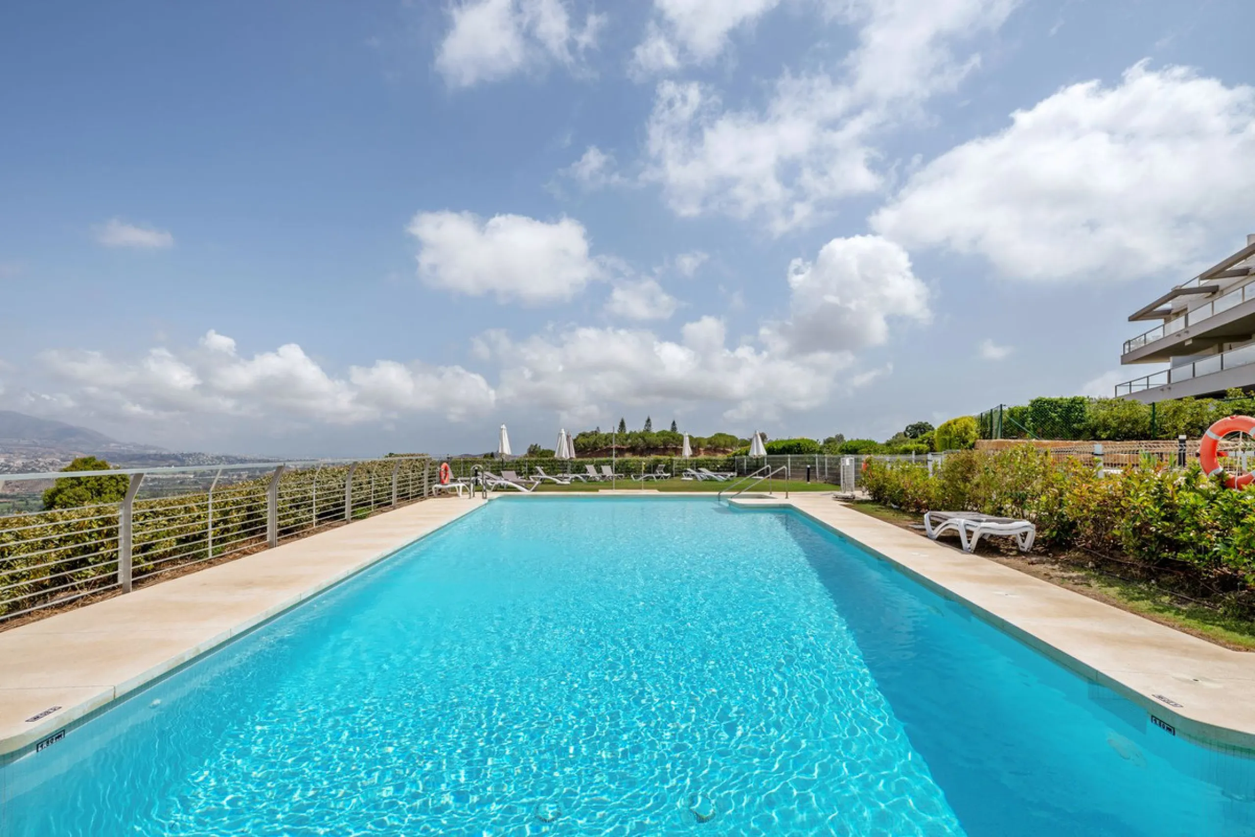 **The property holds a valid short-term holiday rental licence, making it a solid option for personal use and rental income.**