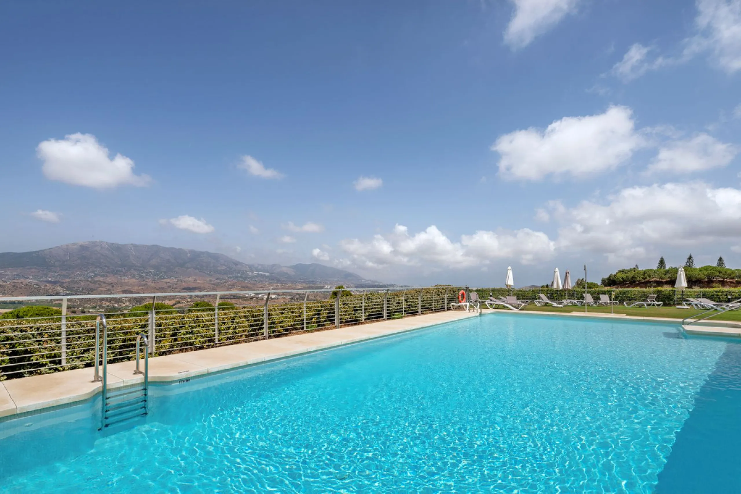 **The property holds a valid short-term holiday rental licence, making it a solid option for personal use and rental income.**
