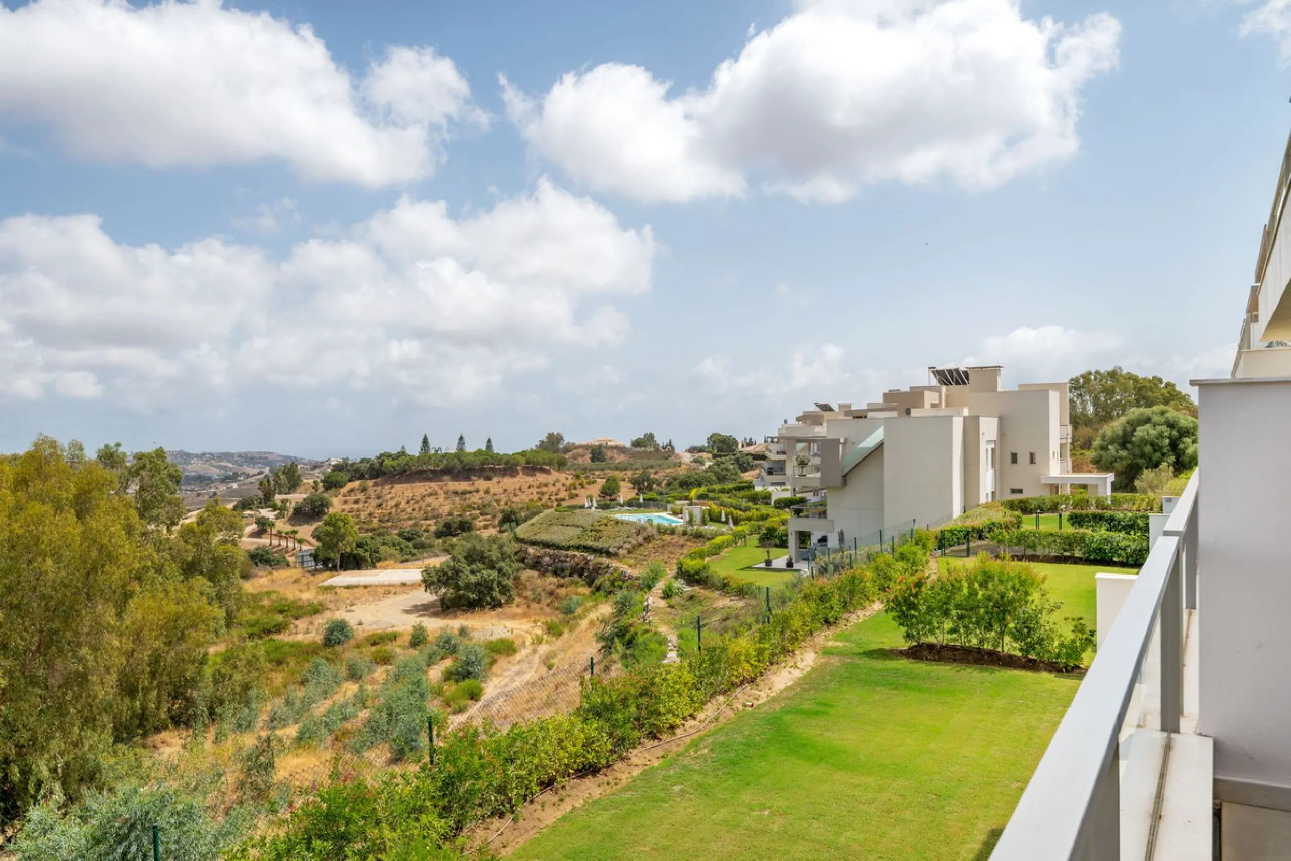 **The property holds a valid short-term holiday rental licence, making it a solid option for personal use and rental income.**
