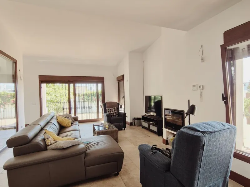 Discover this stunning Mediterranean-style home, located just a few meters from the sea. This charming residence offers an unbeatable location, with restaurants nearby and a seaside promenade within easy walking distance. The house features five spacious 