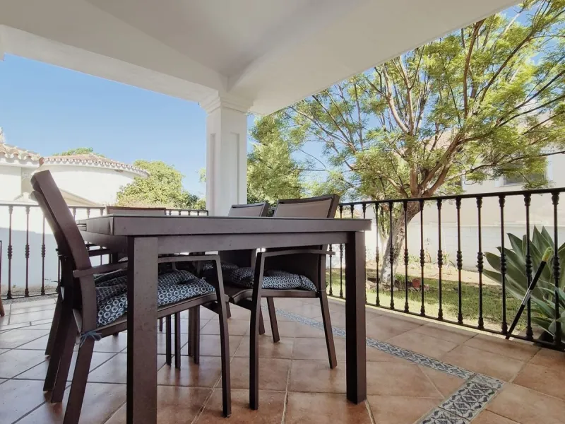 Discover this stunning Mediterranean-style home, located just a few meters from the sea. This charming residence offers an unbeatable location, with restaurants nearby and a seaside promenade within easy walking distance. The house features five spacious 