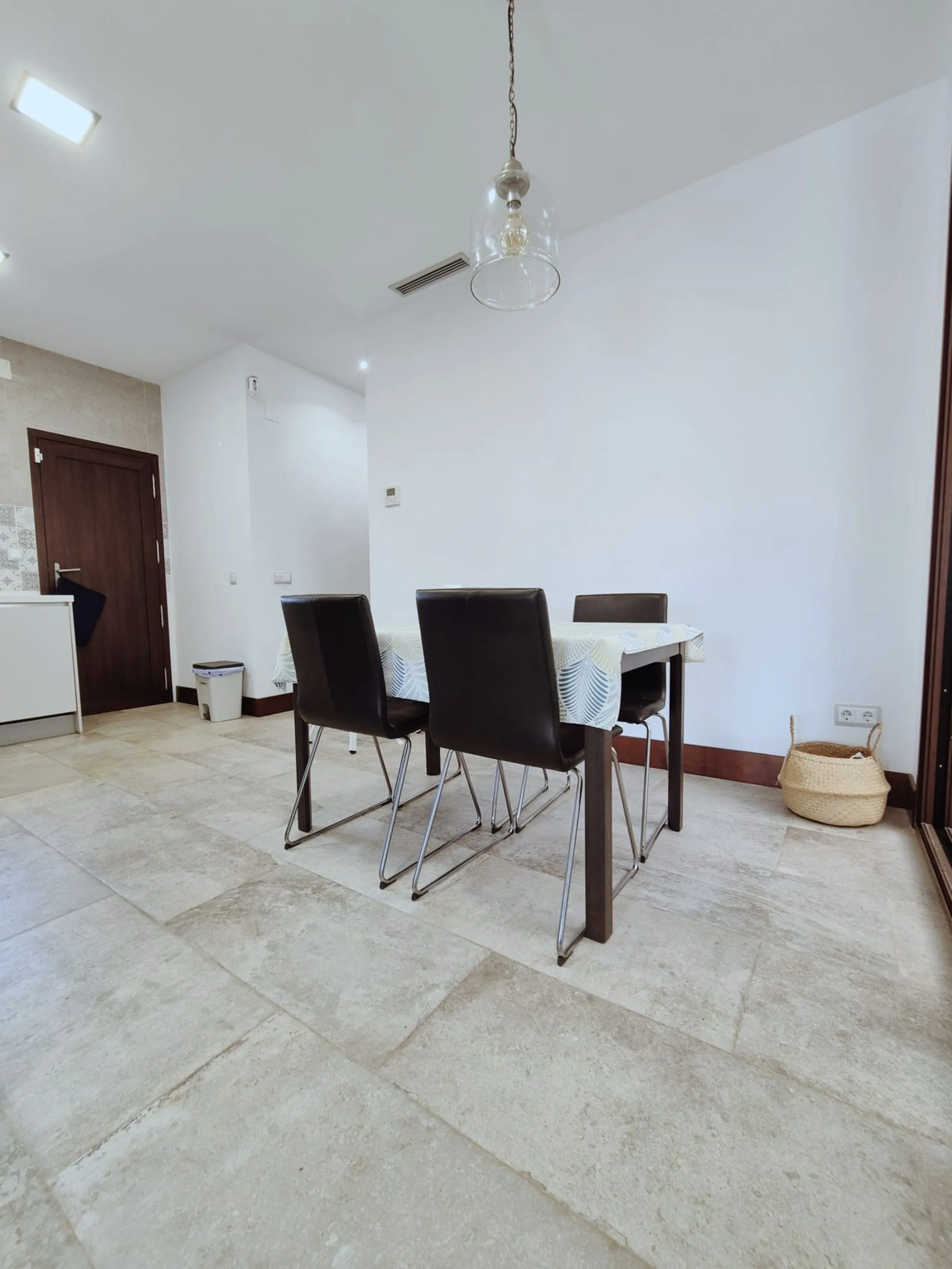 Discover this stunning Mediterranean-style home, located just a few meters from the sea. This charming residence offers an unbeatable location, with restaurants nearby and a seaside promenade within easy walking distance. The house features five spacious 