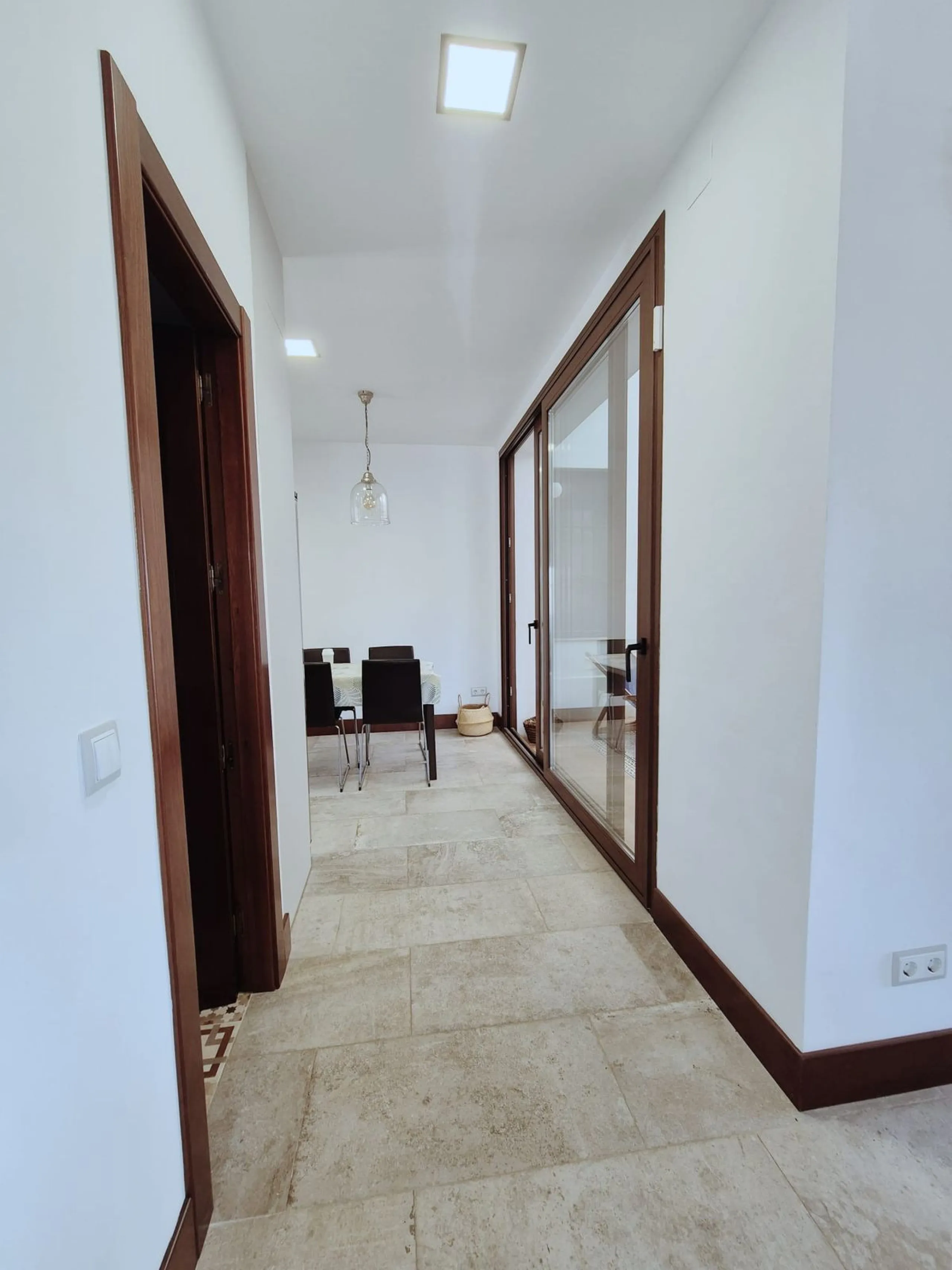 Discover this stunning Mediterranean-style home, located just a few meters from the sea. This charming residence offers an unbeatable location, with restaurants nearby and a seaside promenade within easy walking distance. The house features five spacious 