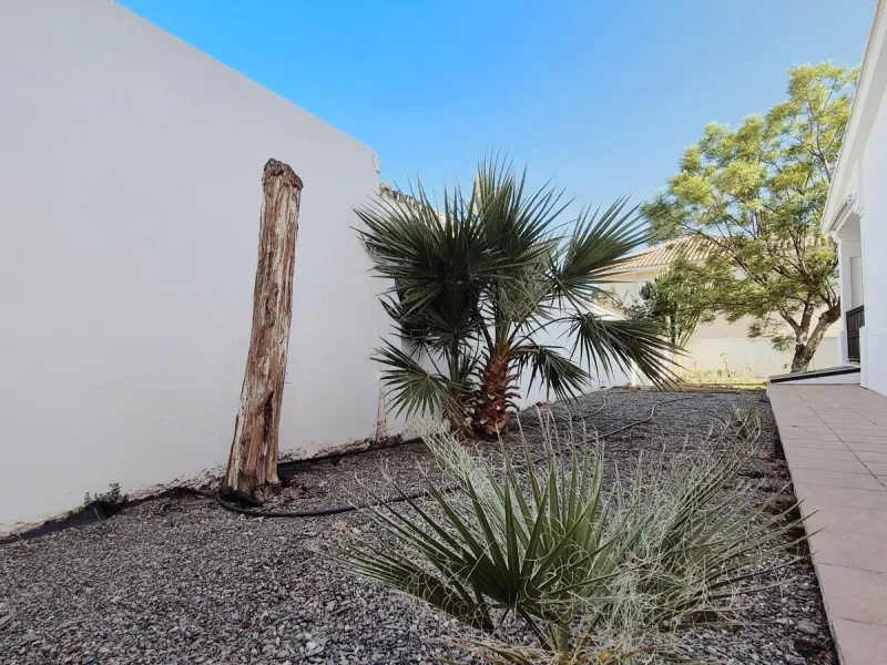 Discover this stunning Mediterranean-style home, located just a few meters from the sea. This charming residence offers an unbeatable location, with restaurants nearby and a seaside promenade within easy walking distance. The house features five spacious 