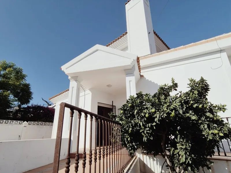 Discover this stunning Mediterranean-style home, located just a few meters from the sea. This charming residence offers an unbeatable location, with restaurants nearby and a seaside promenade within easy walking distance. The house features five spacious 