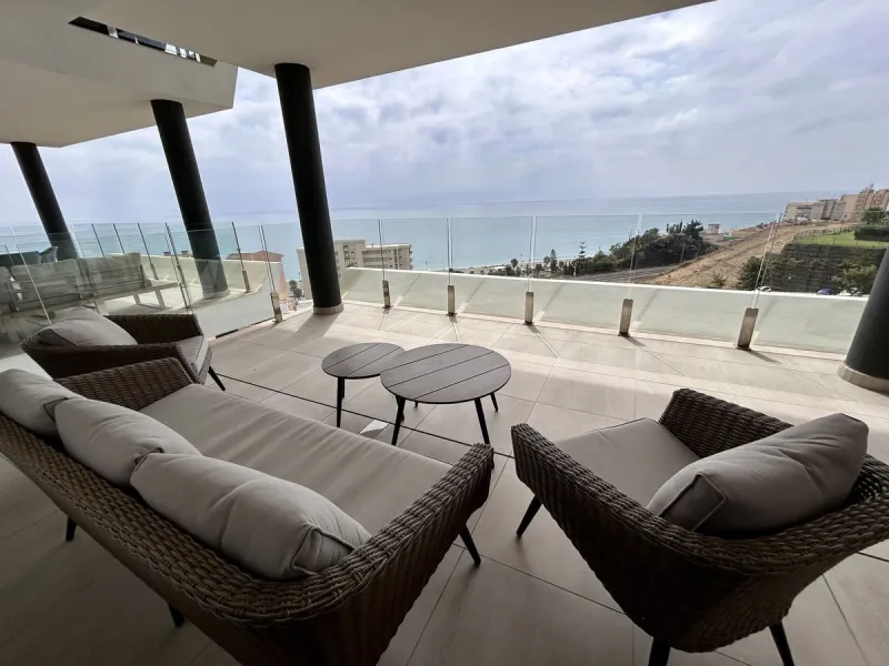 Seaviews Reserve is a residential complex facing the sea with fantastic terraces, which invite you to live, feel and see the sea, as an everyday part of your life. This 2 bedrooms and 2 bathrooms apartment offers great panoramic and open sea views in quie