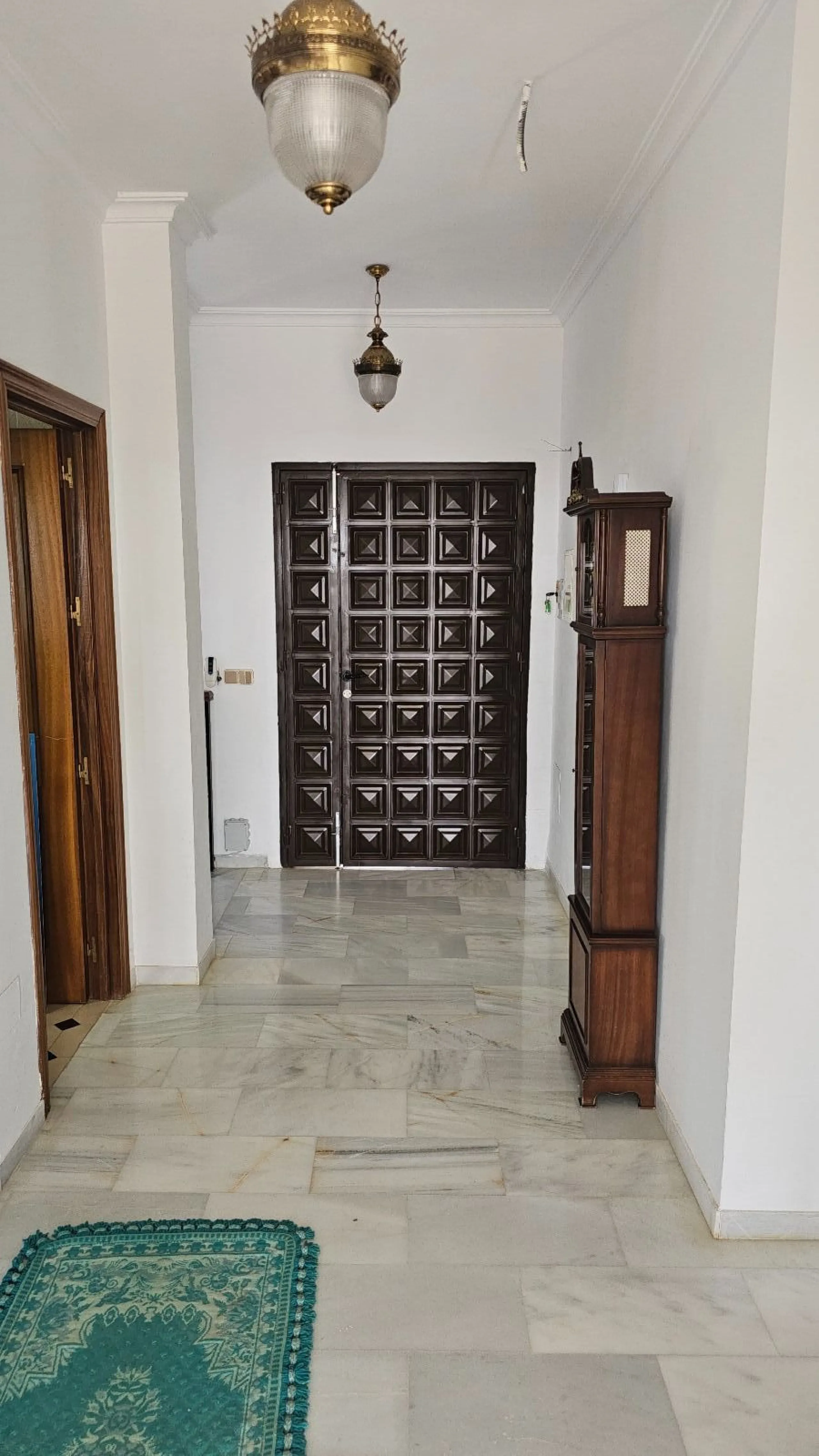 House - Detached Villa в продаже в Mijas, Málaga. В доме 4 спален и 4 ванных комнат. Площадь дома 377 м². Площадь участка 1220 м²