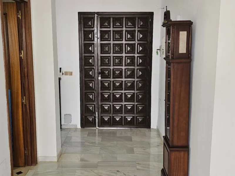 House - Detached Villa в продаже в Mijas, Málaga. В доме 4 спален и 4 ванных комнат. Площадь дома 377 м². Площадь участка 1220 м²