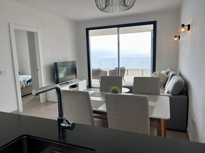 Seaviews Reserve is a residential complex facing the sea with fantastic terraces, which invite you to live, feel and see the sea, as an everyday part of your life. This 2 bedrooms and 2 bathrooms apartment offers great panoramic and open sea views in quie