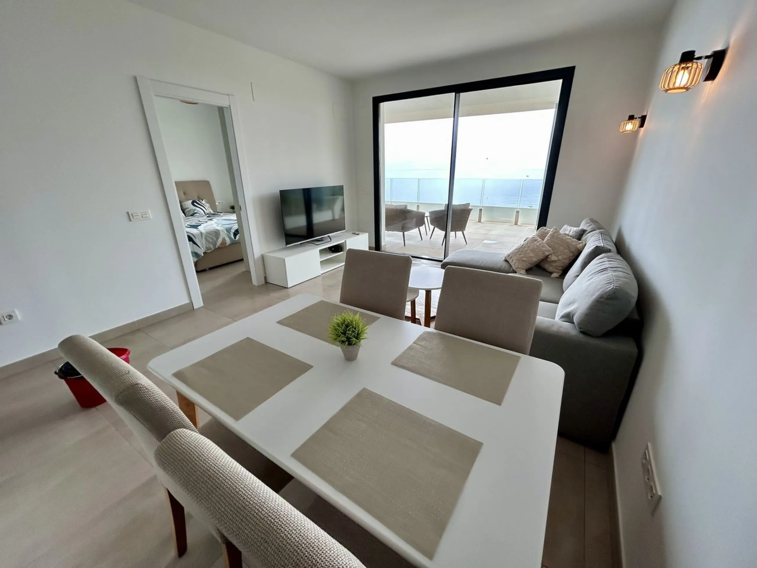 Seaviews Reserve is a residential complex facing the sea with fantastic terraces, which invite you to live, feel and see the sea, as an everyday part of your life. This 2 bedrooms and 2 bathrooms apartment offers great panoramic and open sea views in quie
