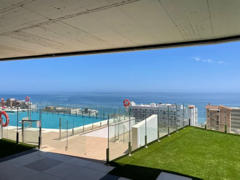 Seaviews Reserve is a residential complex facing the sea with fantastic terraces, which invite you to live, feel and see the sea, as an everyday part of your life. This 2 bedrooms and 2 bathrooms apartment offers great panoramic and open sea views in quie