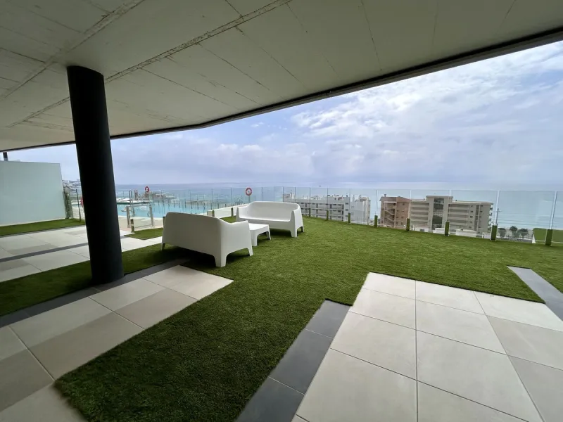 Seaviews Reserve is a residential complex facing the sea with fantastic terraces, which invite you to live, feel and see the sea, as an everyday part of your life. This 2 bedrooms and 2 bathrooms apartment offers great panoramic and open sea views in quie