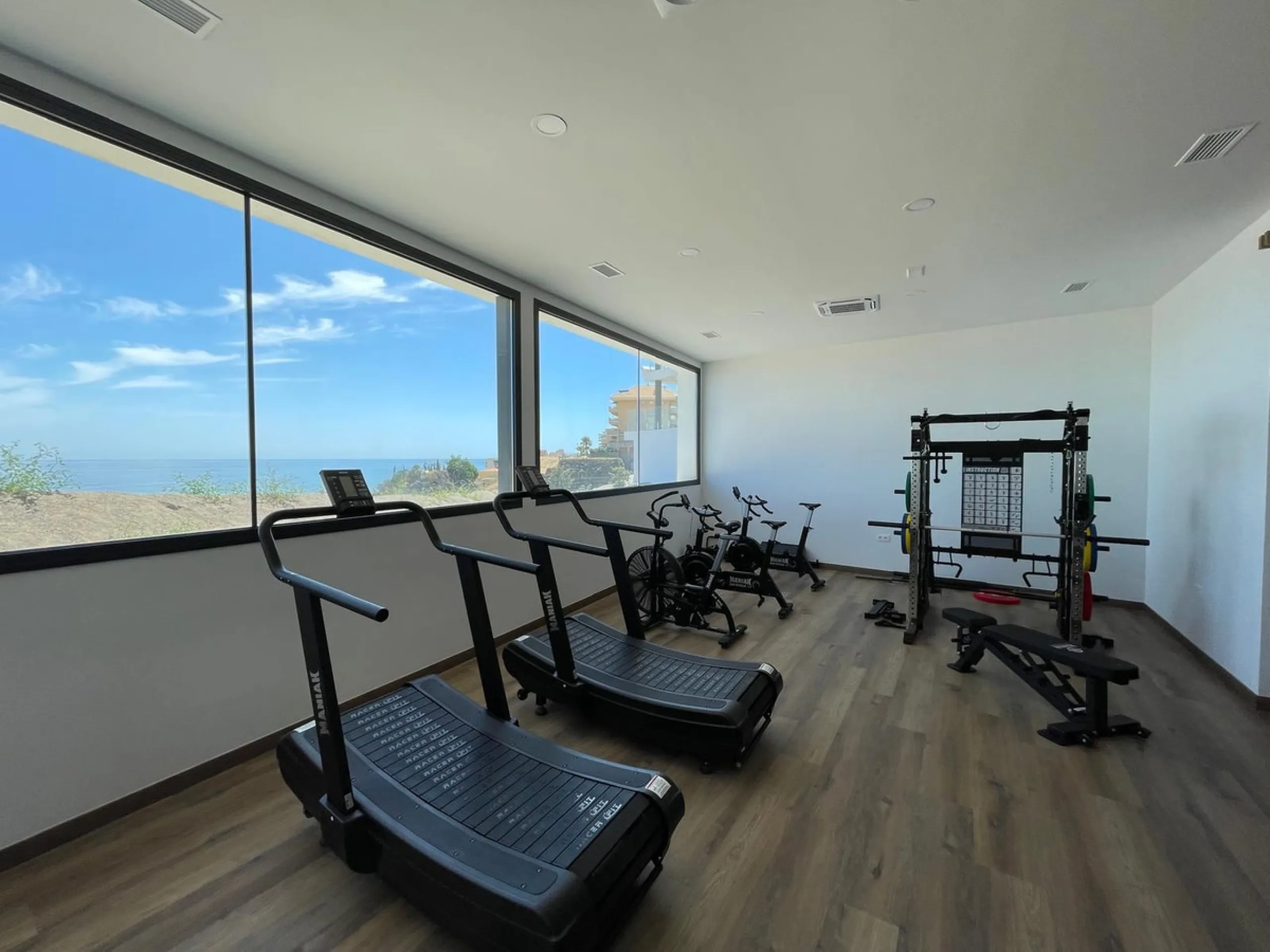 Seaviews Reserve is a residential complex facing the sea with fantastic terraces, which invite you to live, feel and see the sea, as an everyday part of your life. This 2 bedrooms and 2 bathrooms apartment offers great panoramic and open sea views in quie
