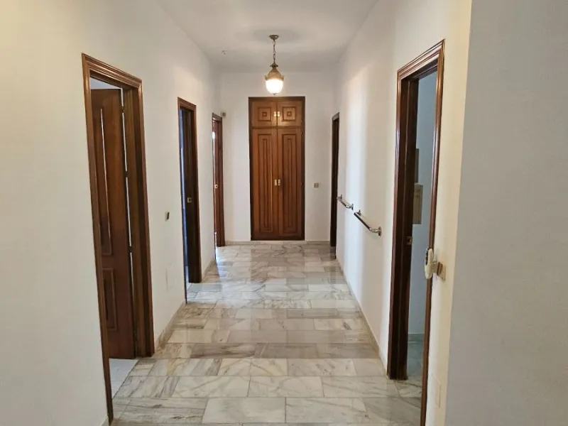 House - Detached Villa в продаже в Mijas, Málaga. В доме 4 спален и 4 ванных комнат. Площадь дома 377 м². Площадь участка 1220 м²