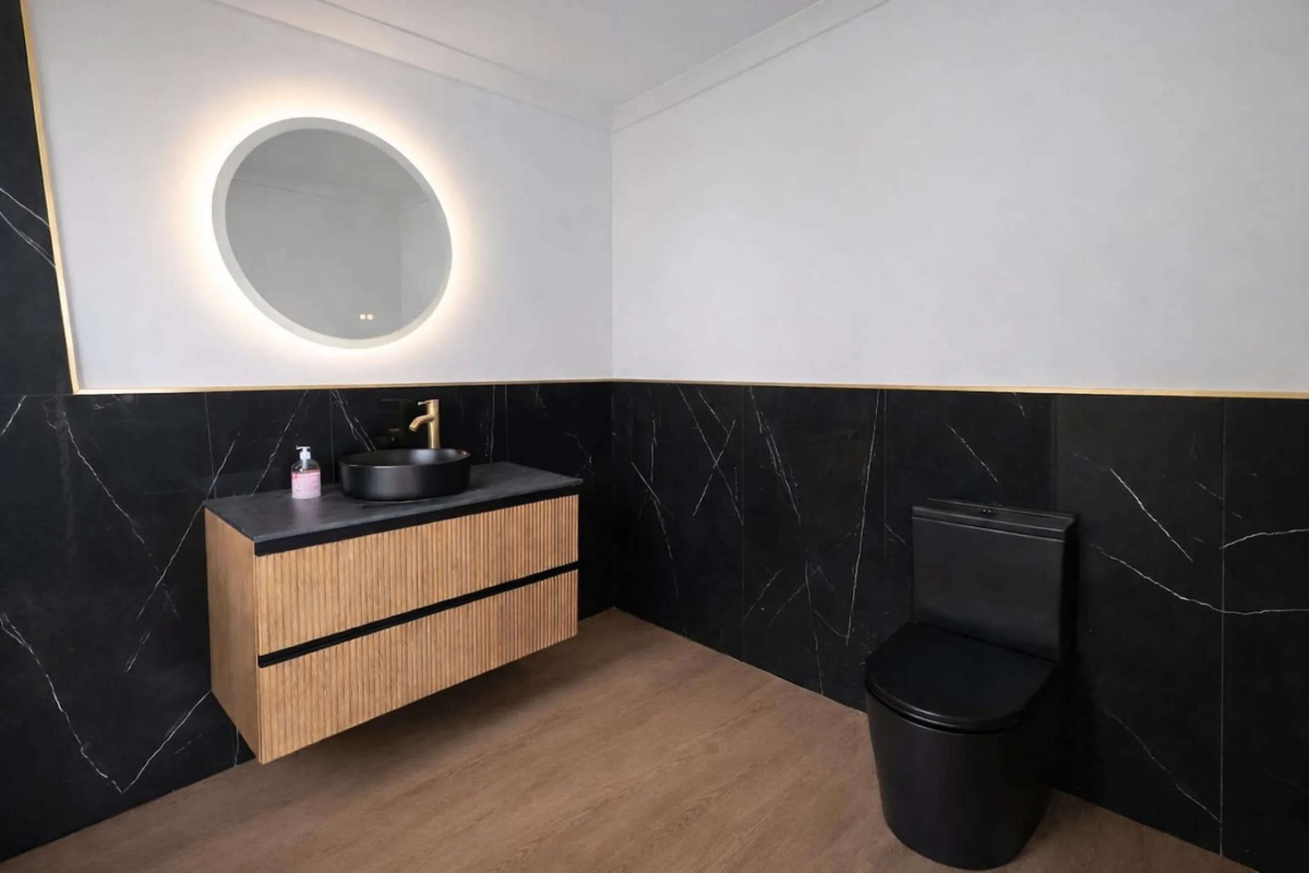 House - Detached Villa в продаже в Mijas, Málaga. В доме 4 спален и 4 ванных комнат. Площадь дома 377 м². Площадь участка 1220 м²
