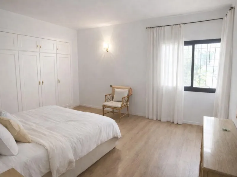 House - Detached Villa в продаже в Mijas, Málaga. В доме 4 спален и 4 ванных комнат. Площадь дома 377 м². Площадь участка 1220 м²