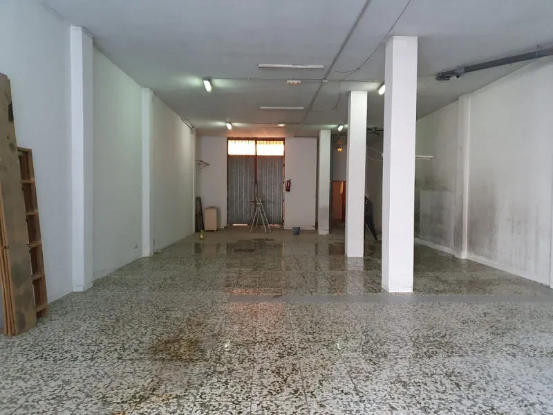 Unique opportunity on Avenida Principal de Las Flores, Las Lagunas de Mijas!