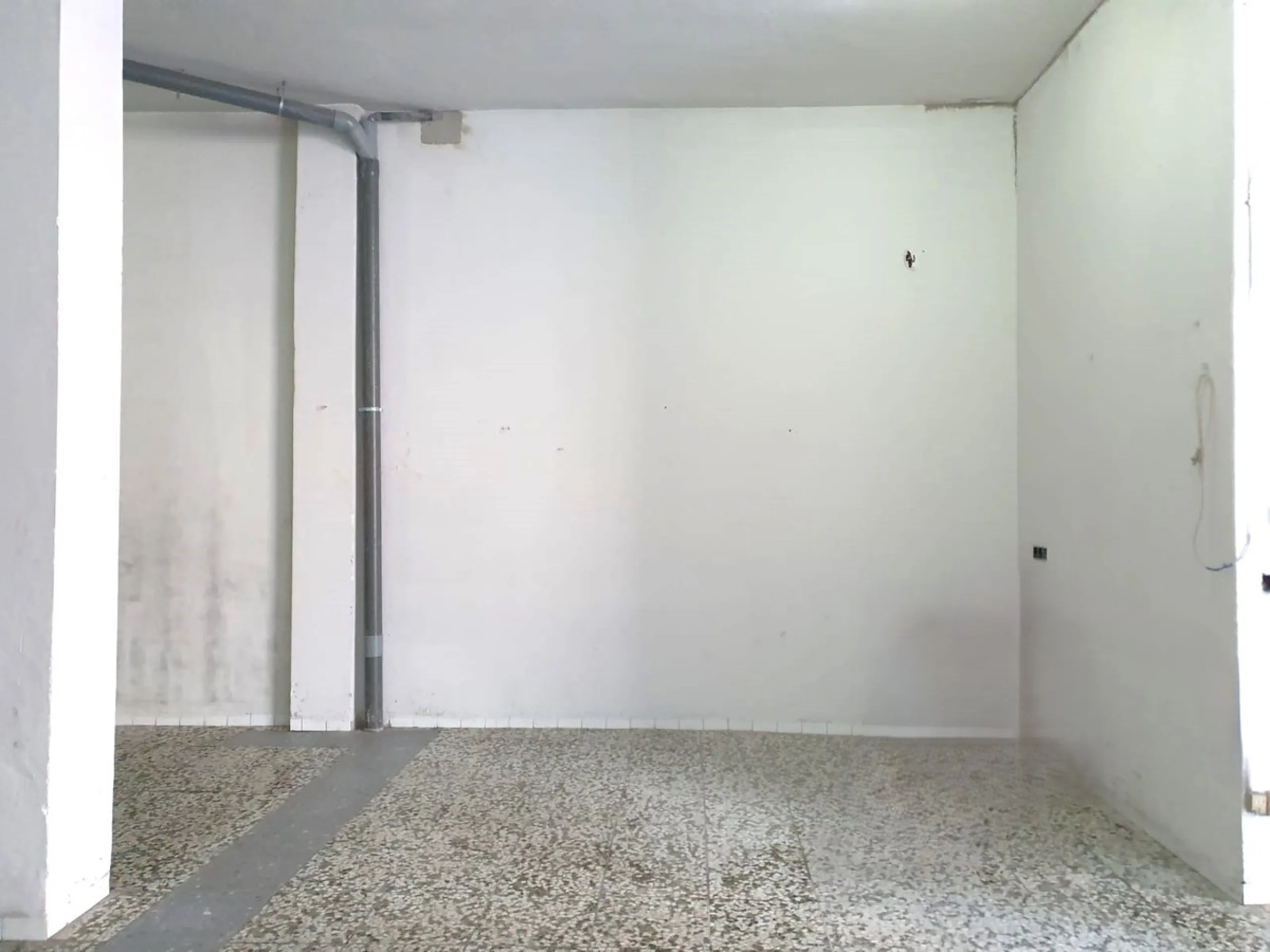 Unique opportunity on Avenida Principal de Las Flores, Las Lagunas de Mijas!