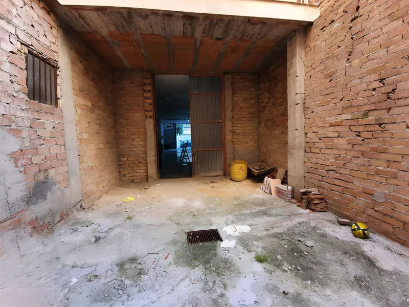 Unique opportunity on Avenida Principal de Las Flores, Las Lagunas de Mijas!