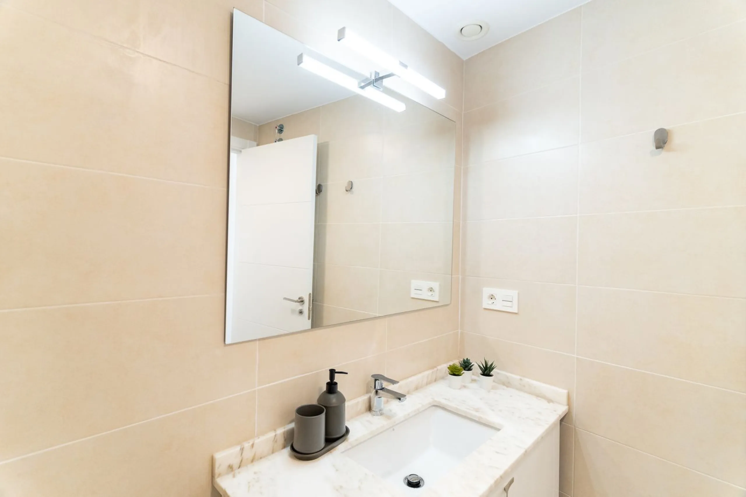 Commercial - Apartment Complex в продаже в Mijas, Málaga. В доме 17 спален и 16 ванных комнат. Площадь дома 851 м²