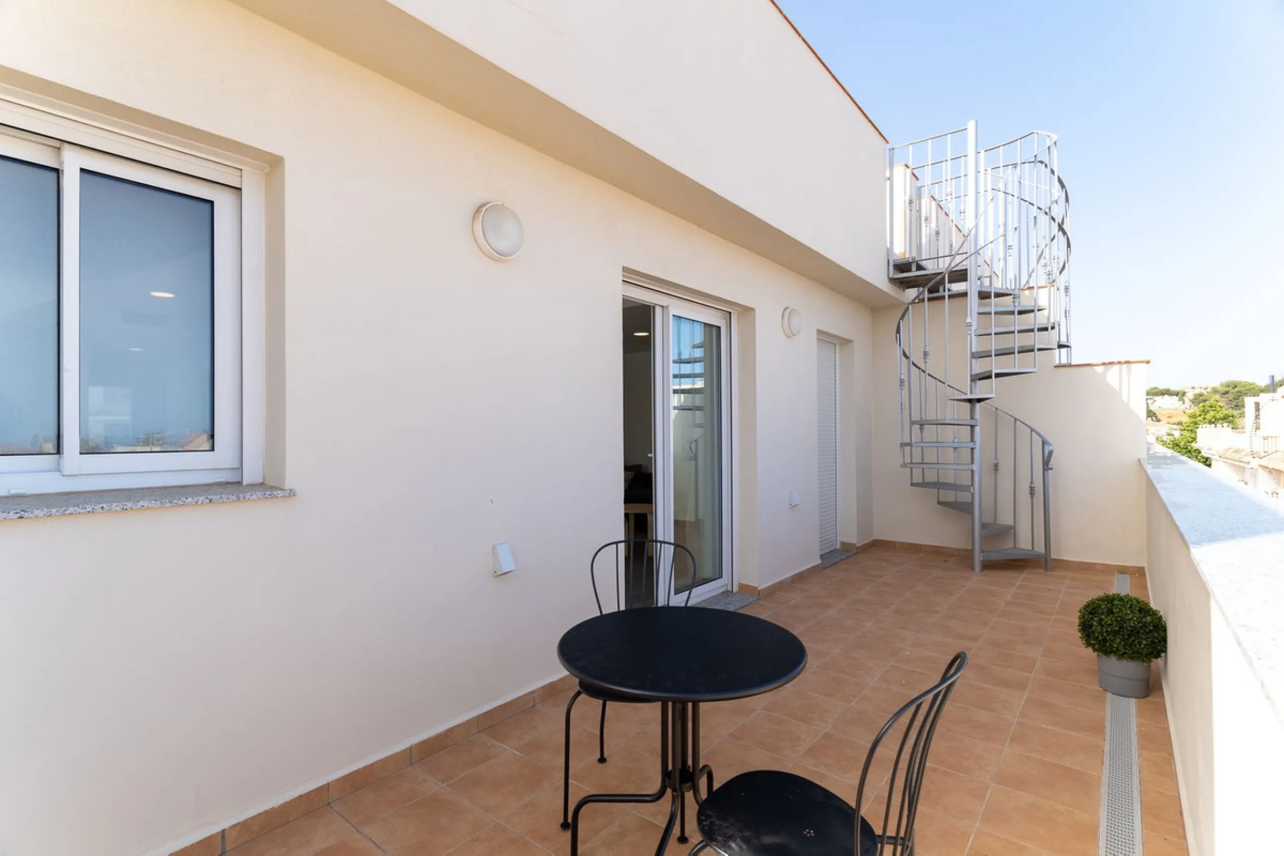 Commercial - Apartment Complex в продаже в Mijas, Málaga. В доме 17 спален и 16 ванных комнат. Площадь дома 851 м²