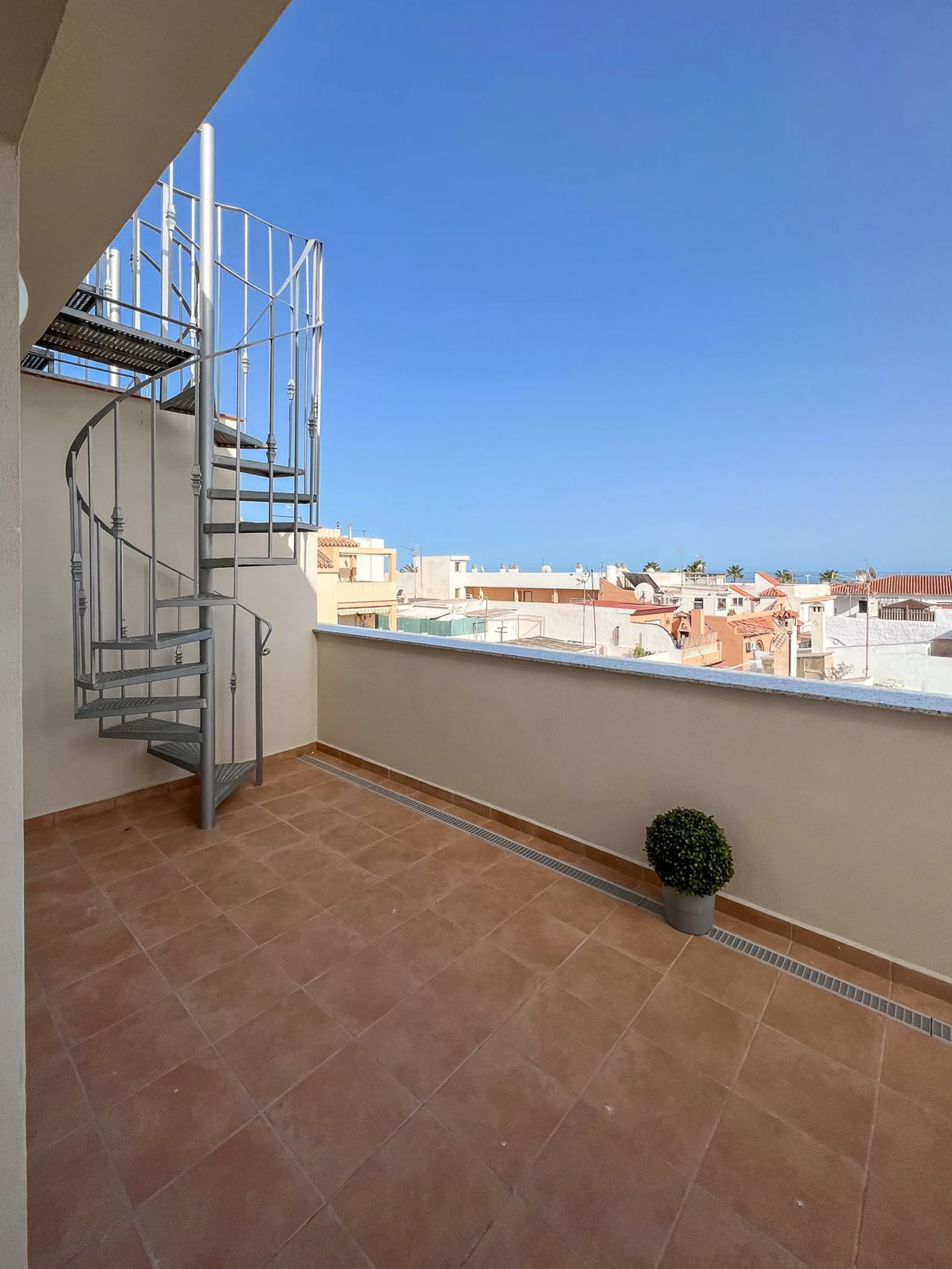 Commercial - Apartment Complex в продаже в Mijas, Málaga. В доме 17 спален и 16 ванных комнат. Площадь дома 851 м²