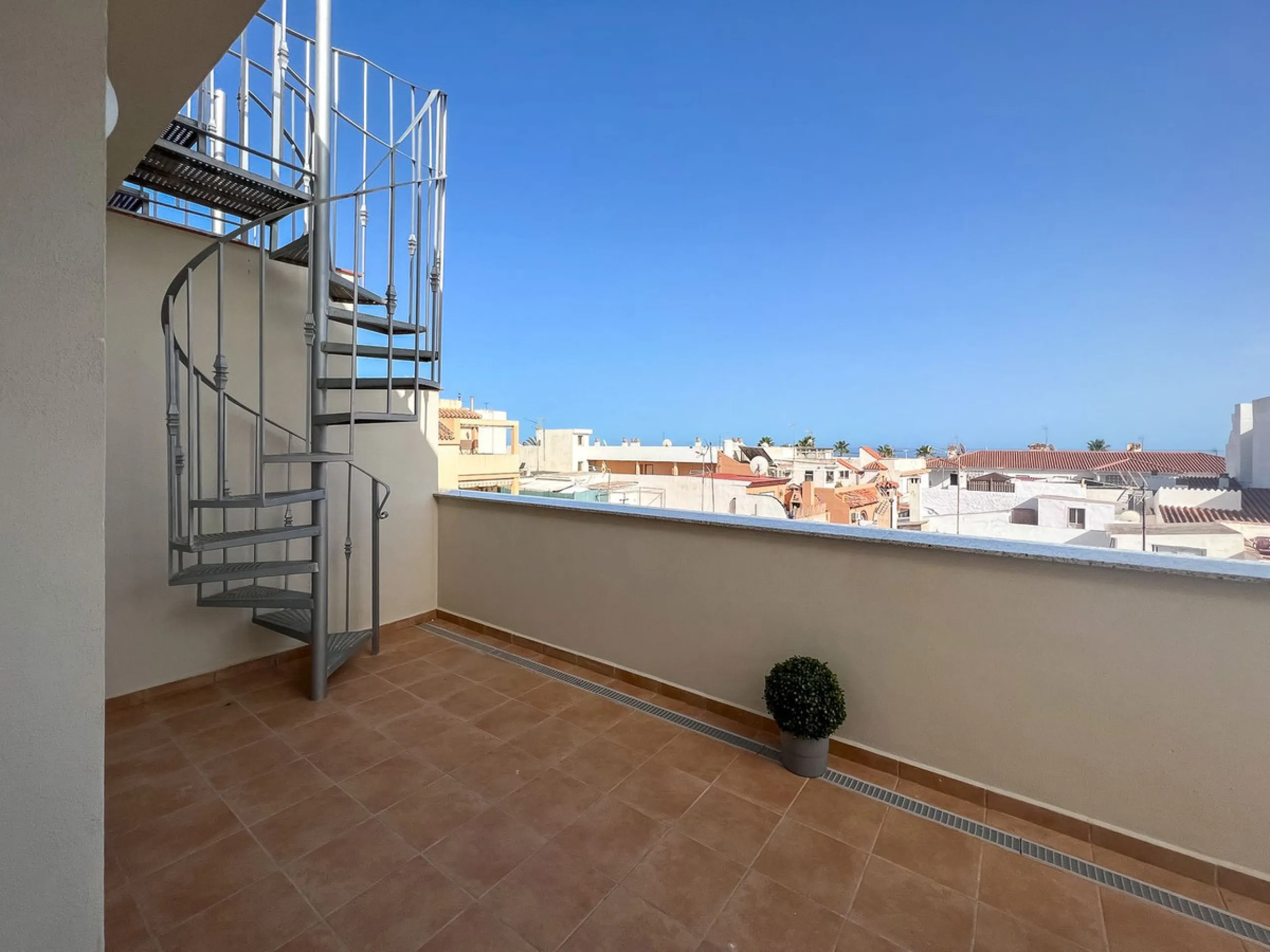 Commercial - Apartment Complex в продаже в Mijas, Málaga. В доме 17 спален и 16 ванных комнат. Площадь дома 851 м²