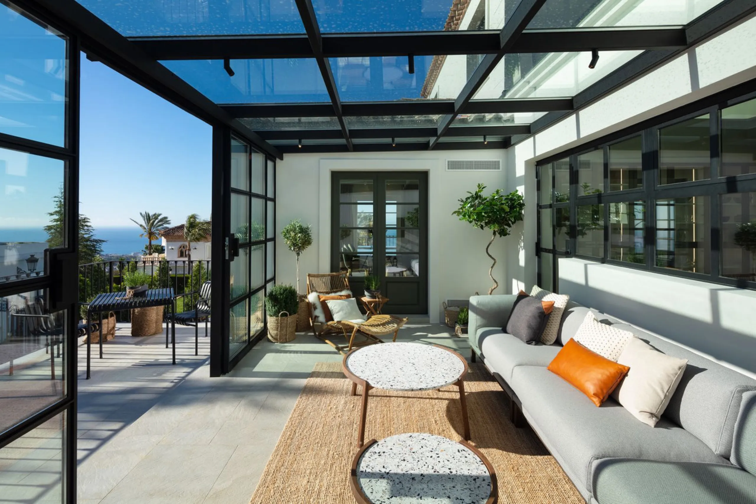 This Villa is an elegant luxury villa located in one of the most exclusive communities in Marbella. From an elevated position, this property enjoys the spectacular backdrop of the Sierra Blanca mountain range and to the front, the calm waters of the Medit