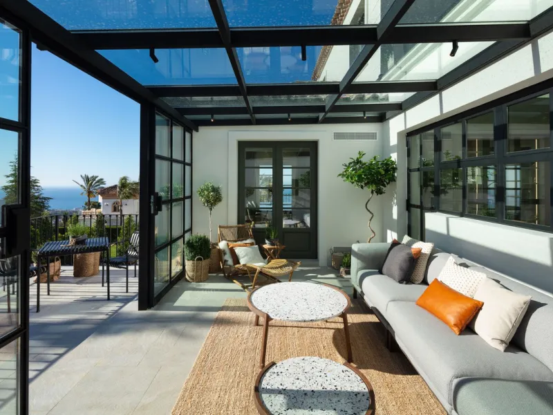 This Villa is an elegant luxury villa located in one of the most exclusive communities in Marbella. From an elevated position, this property enjoys the spectacular backdrop of the Sierra Blanca mountain range and to the front, the calm waters of the Medit