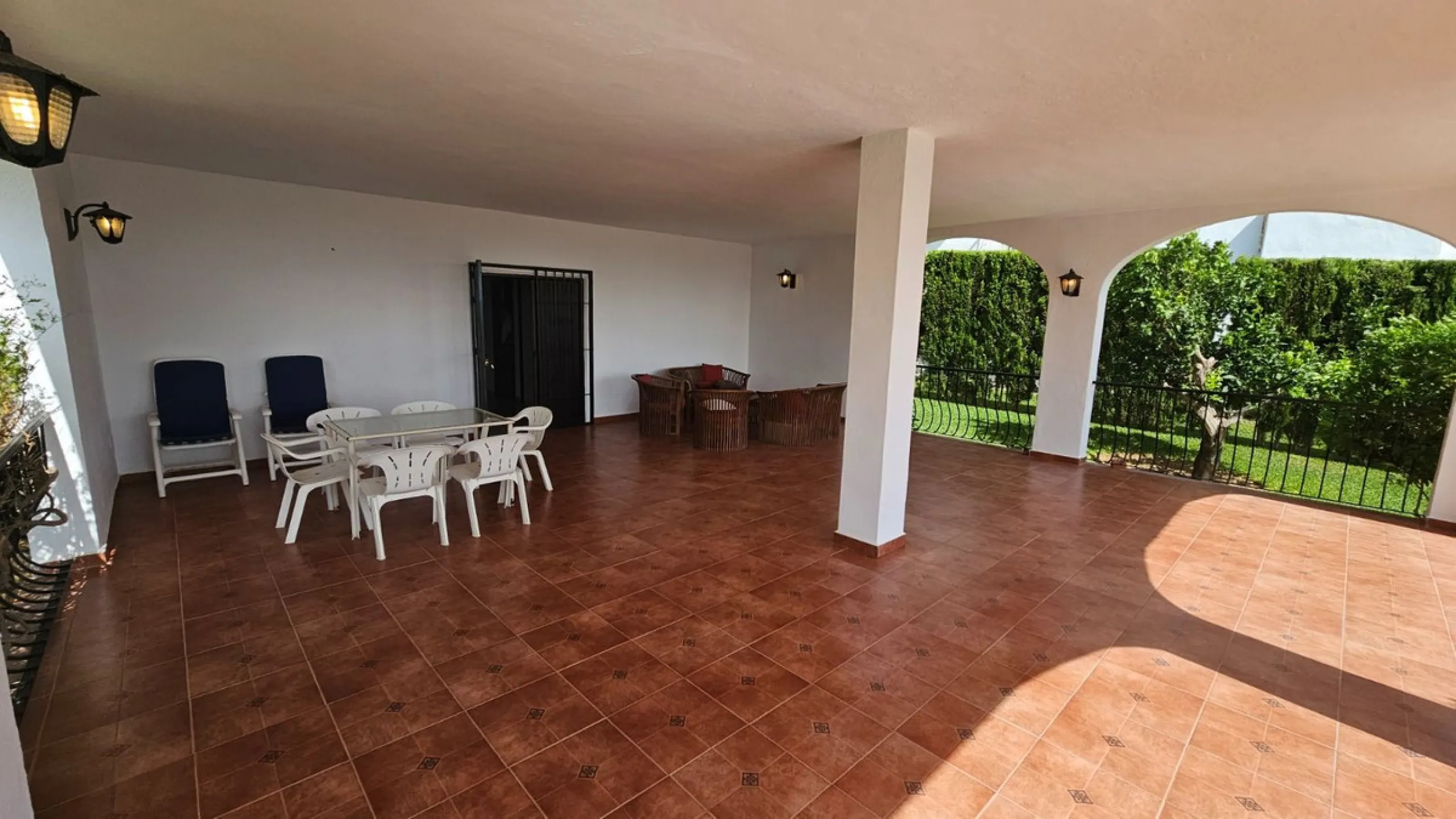 House - Detached Villa в продаже в Mijas, Málaga. В доме 4 спален и 4 ванных комнат. Площадь дома 377 м². Площадь участка 1220 м²
