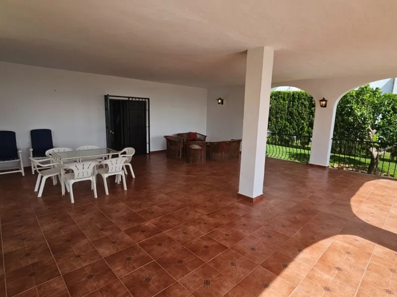 House - Detached Villa в продаже в Mijas, Málaga. В доме 4 спален и 4 ванных комнат. Площадь дома 377 м². Площадь участка 1220 м²