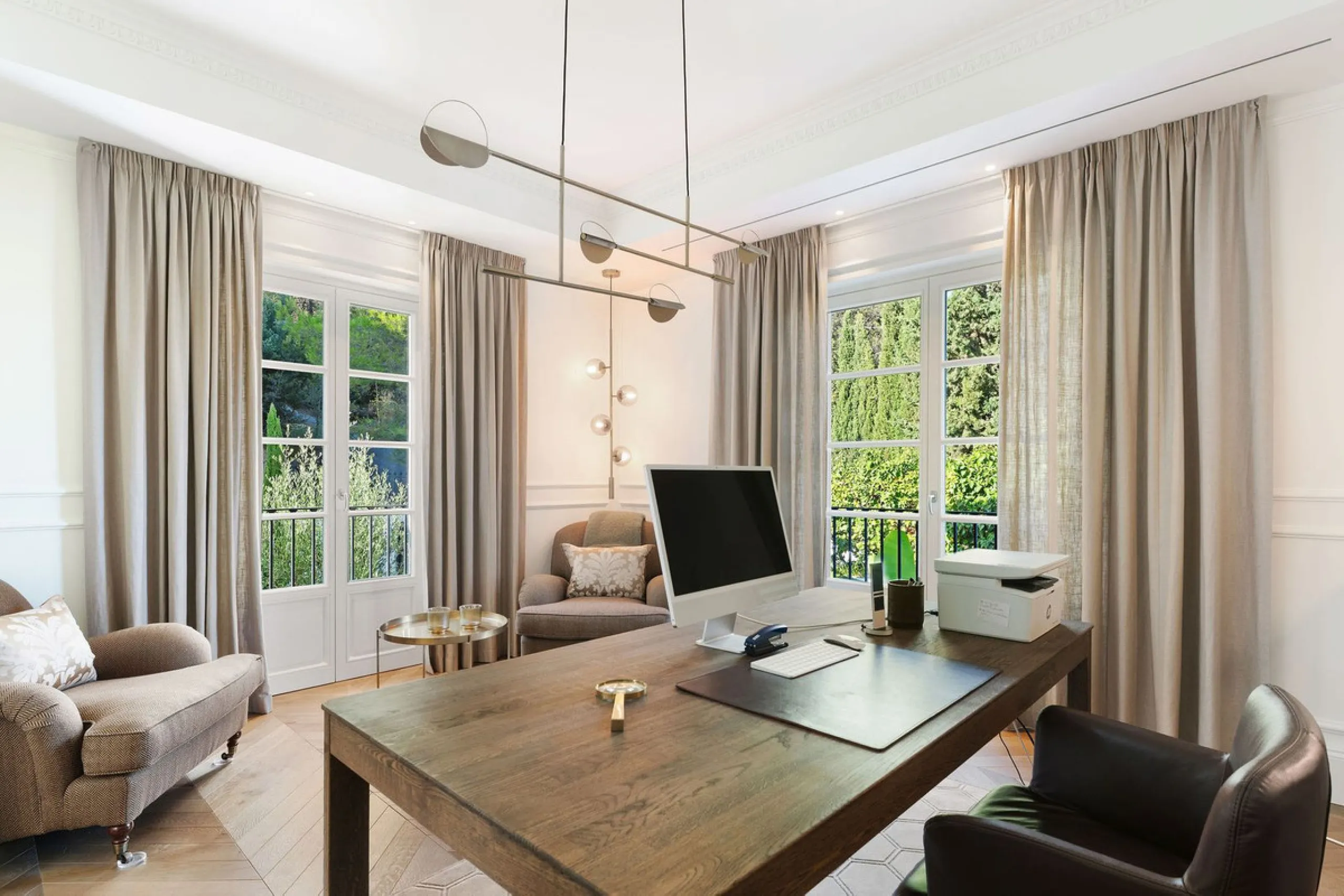 This Villa is an elegant luxury villa located in one of the most exclusive communities in Marbella. From an elevated position, this property enjoys the spectacular backdrop of the Sierra Blanca mountain range and to the front, the calm waters of the Medit