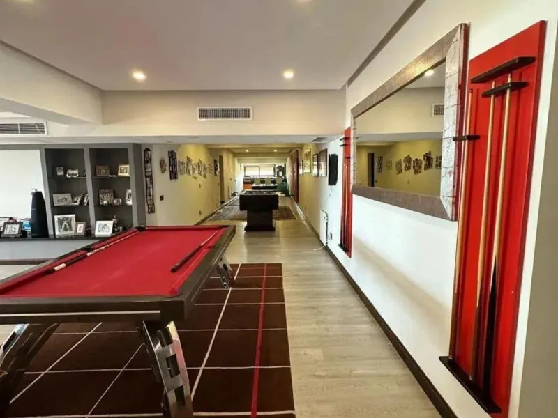 This wonderful estate is located in a privileged area with stunning panoramic sea and mountain views and has 38,000 meters of plot with a house of 2,300 meters built.