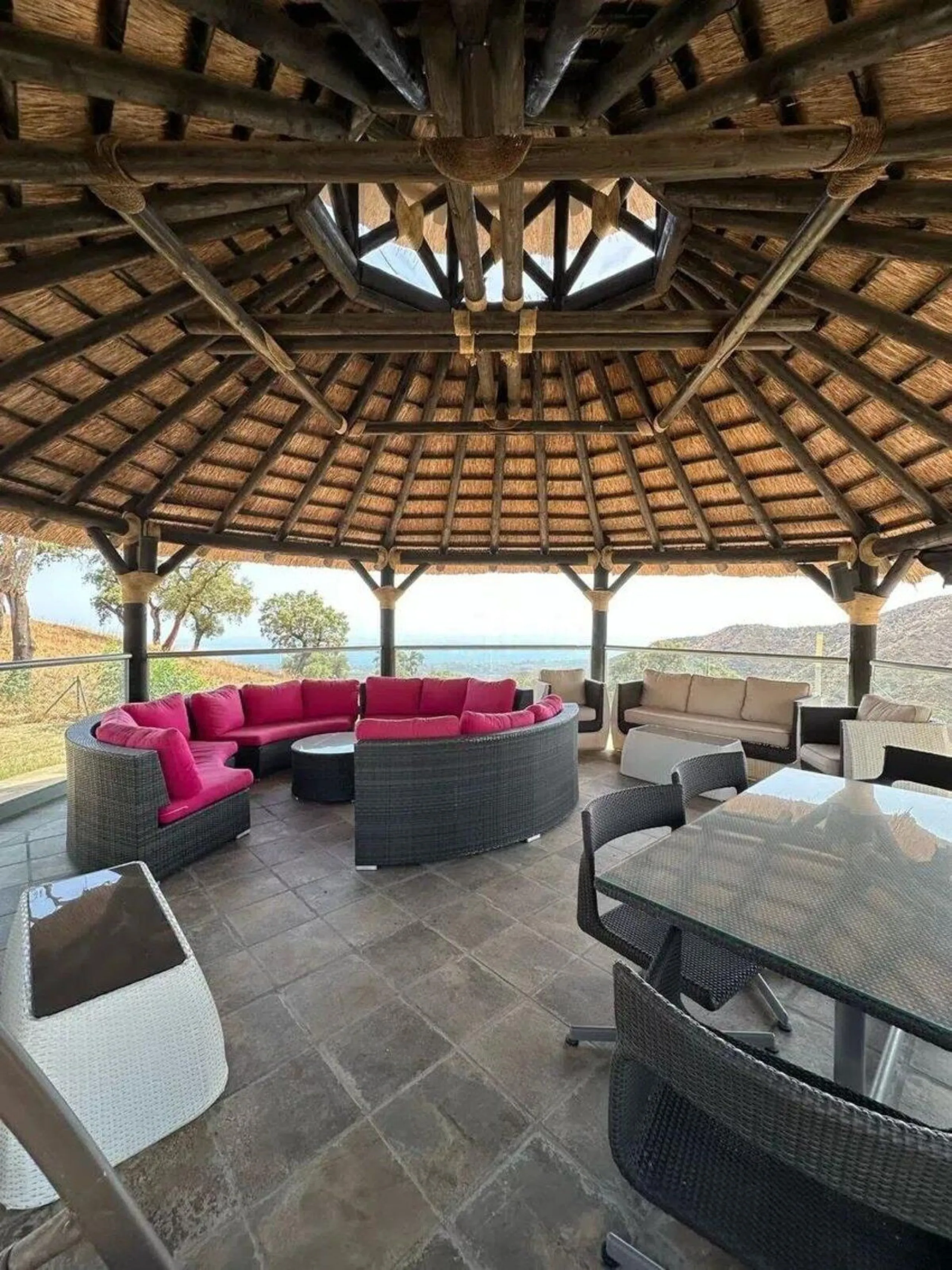 This wonderful estate is located in a privileged area with stunning panoramic sea and mountain views and has 38,000 meters of plot with a house of 2,300 meters built.