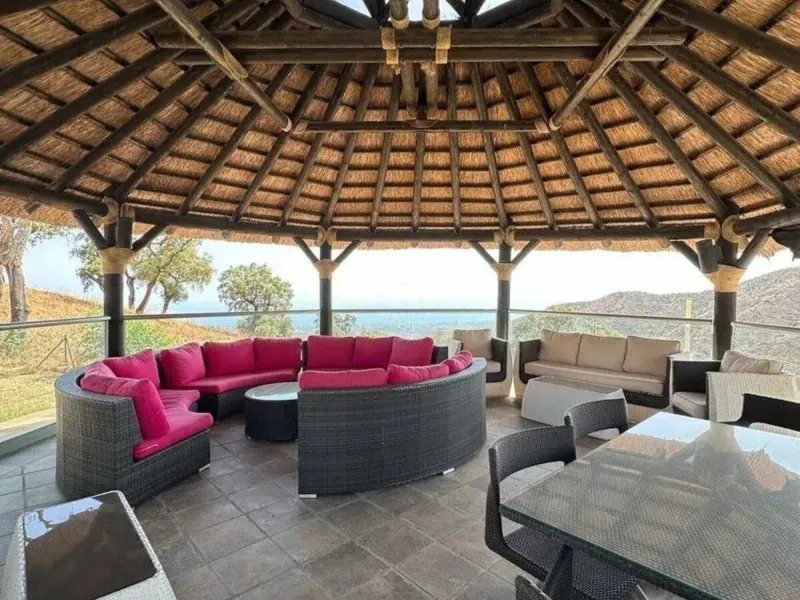 This wonderful estate is located in a privileged area with stunning panoramic sea and mountain views and has 38,000 meters of plot with a house of 2,300 meters built.