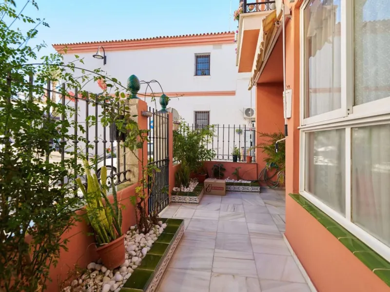 Fantastic semi-detached house in the heart of La Cala de Mijas, just a few steps from the beach!!